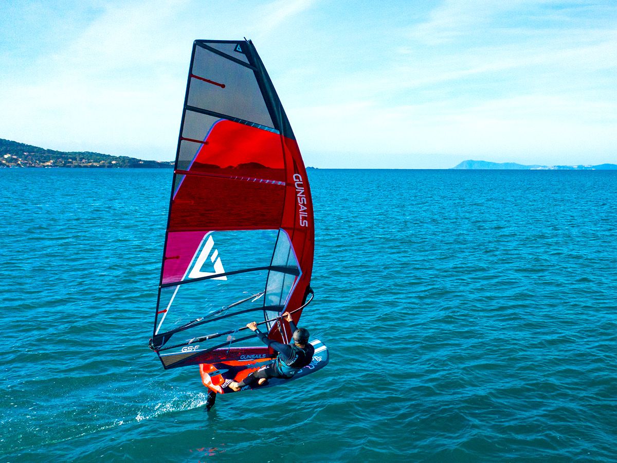 obrazek gs f plachta na foil windsurfing karlin 2021